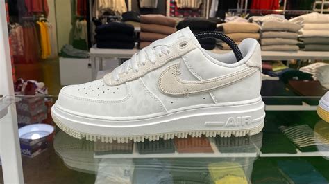 nike air force 1 luxe heren wit|Nike Air Force 1 Luxe Men's Shoes.